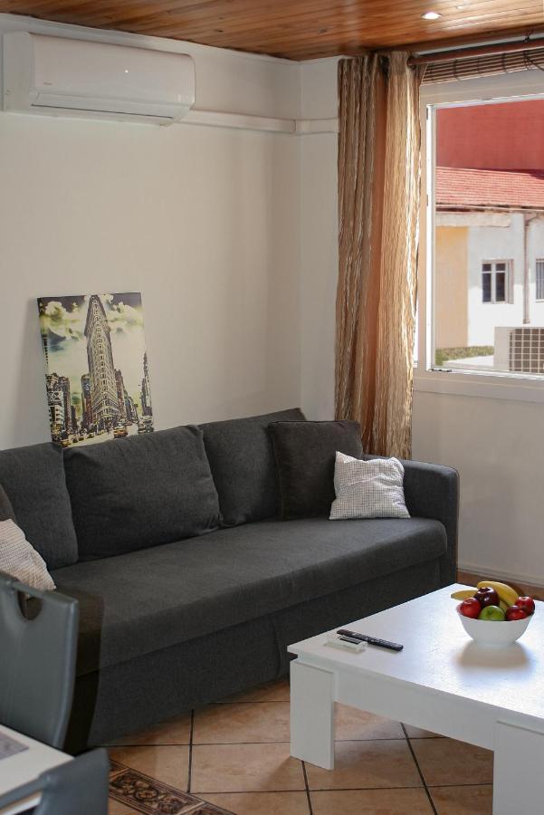 Spanish Style Flat Close To Center Apartment *