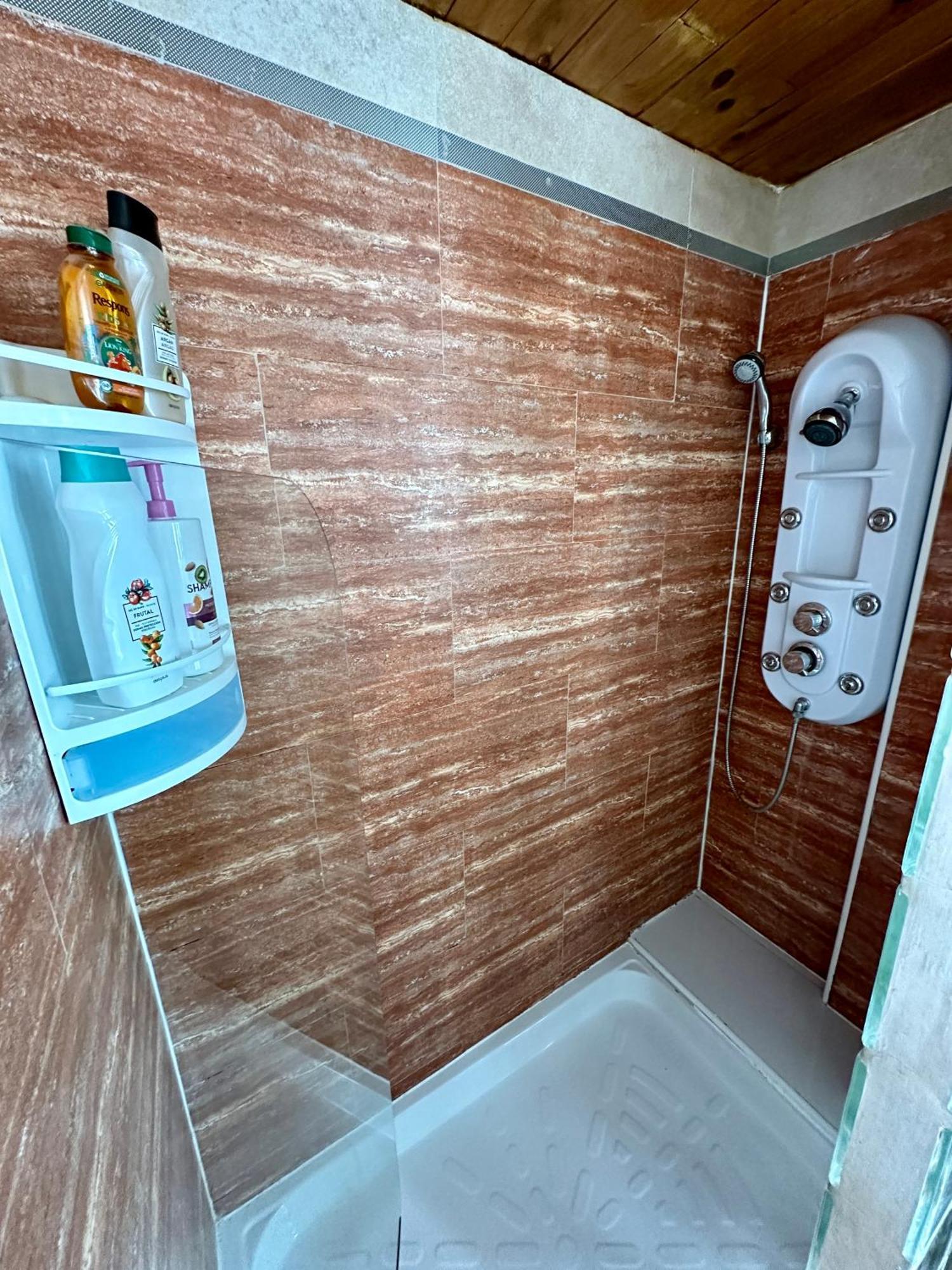 Spanish Style Flat Close To Center Apartment