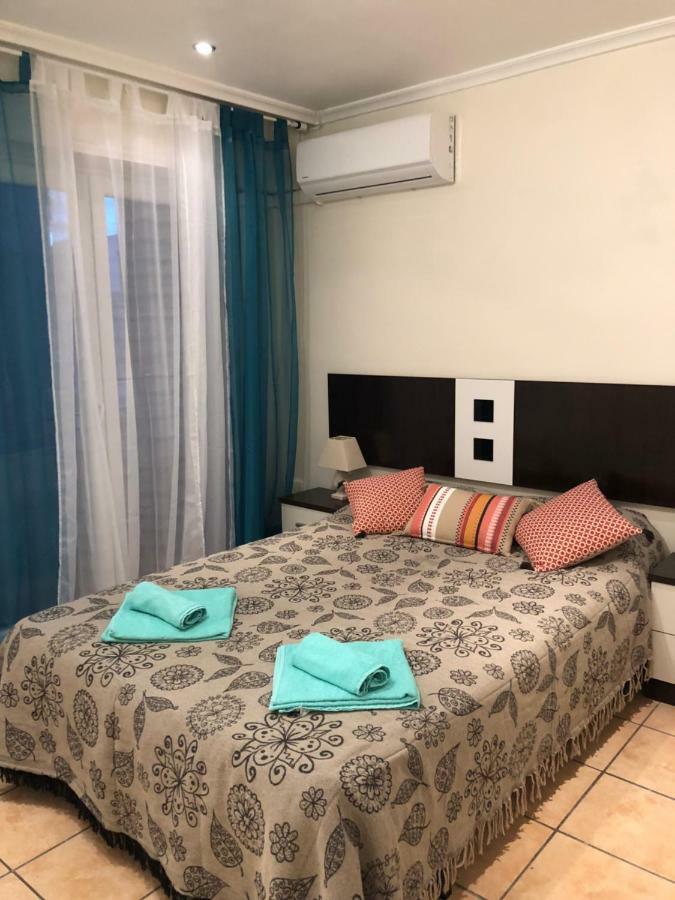 Spanish Style Flat Close To Center Apartment